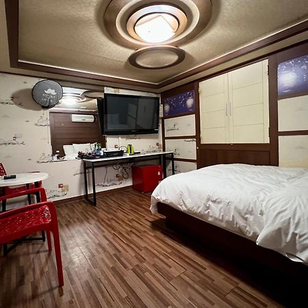 Picasso Motel Сеул Екстериор снимка