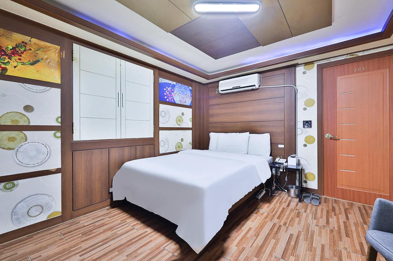 Picasso Motel Сеул Екстериор снимка