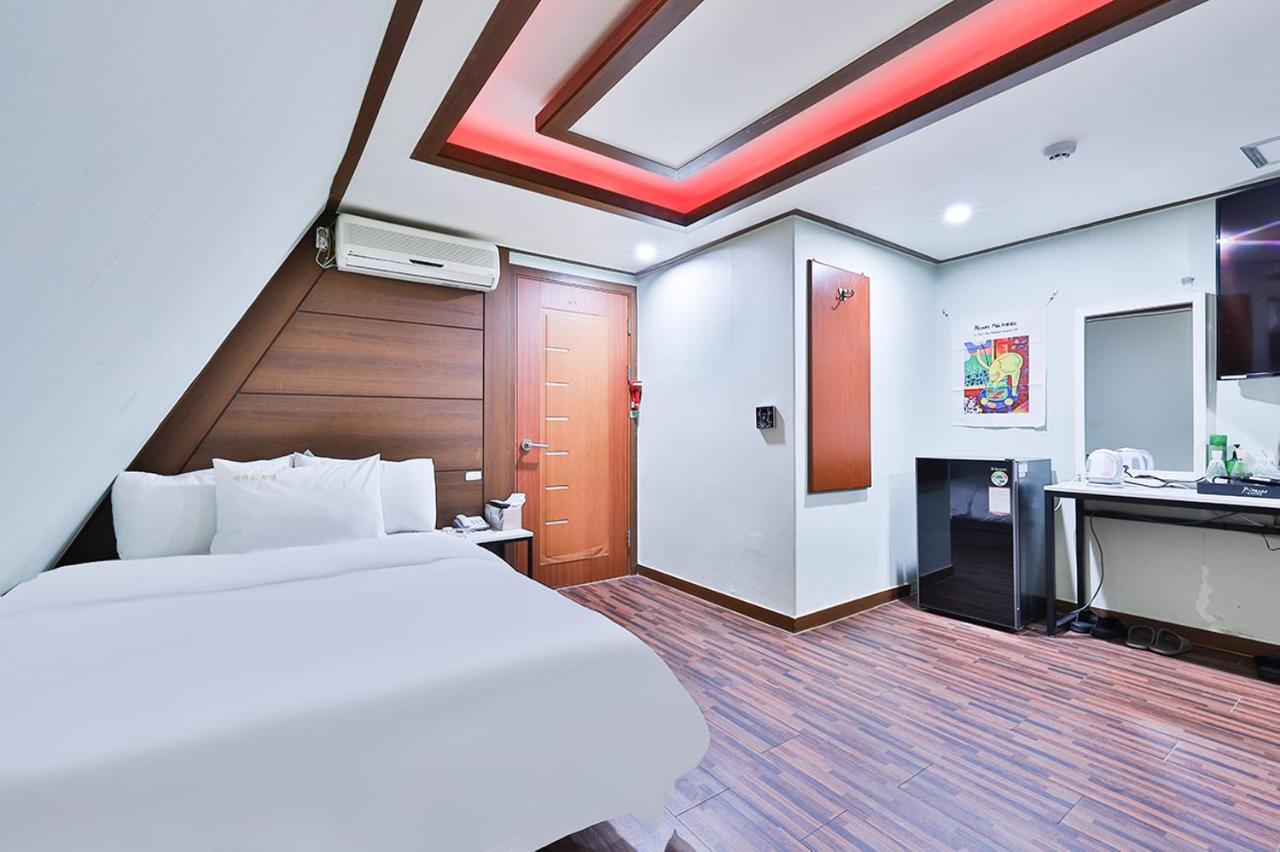 Picasso Motel Сеул Екстериор снимка