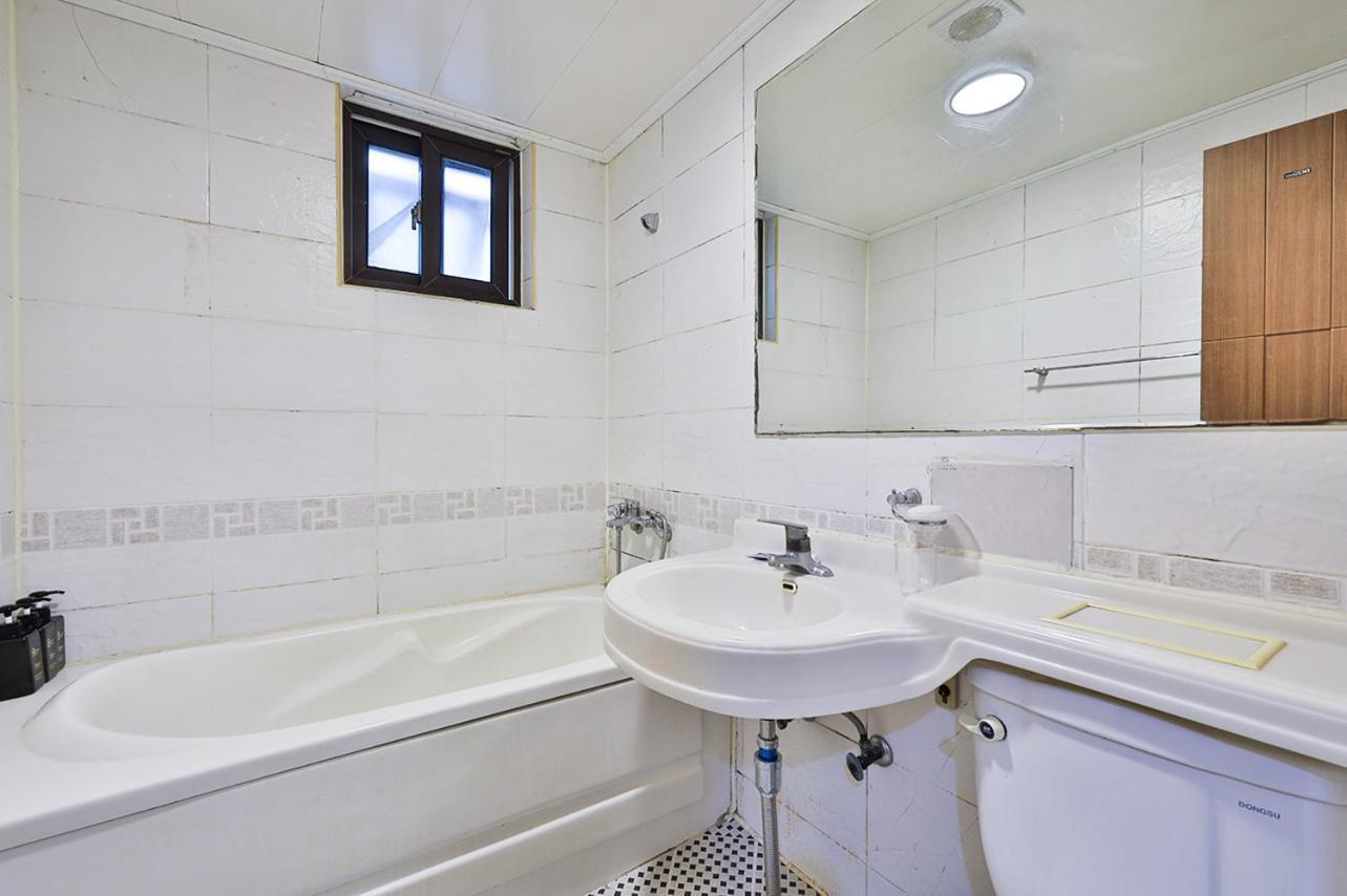 Picasso Motel Сеул Екстериор снимка
