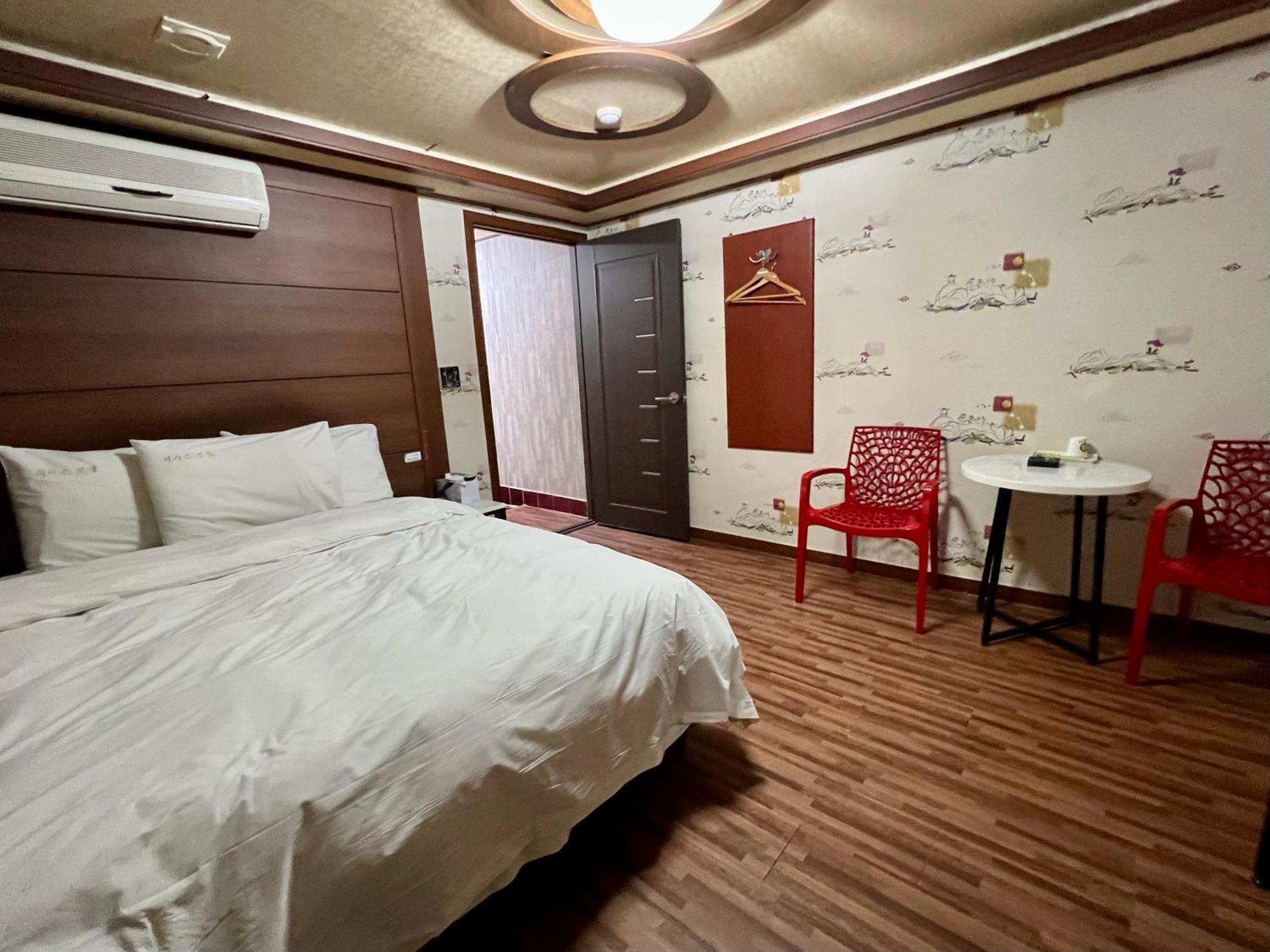 Picasso Motel Сеул Екстериор снимка