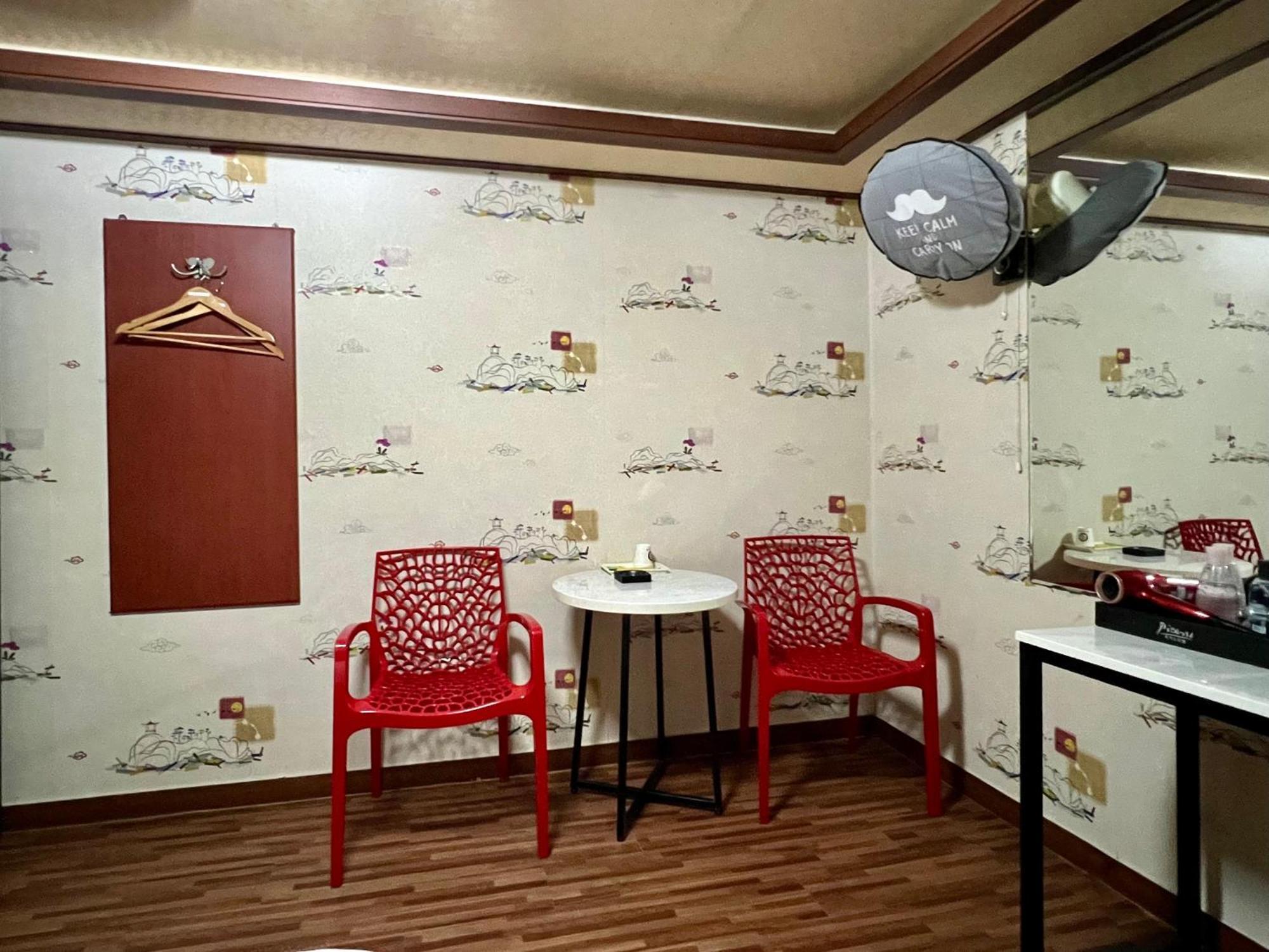 Picasso Motel Сеул Екстериор снимка