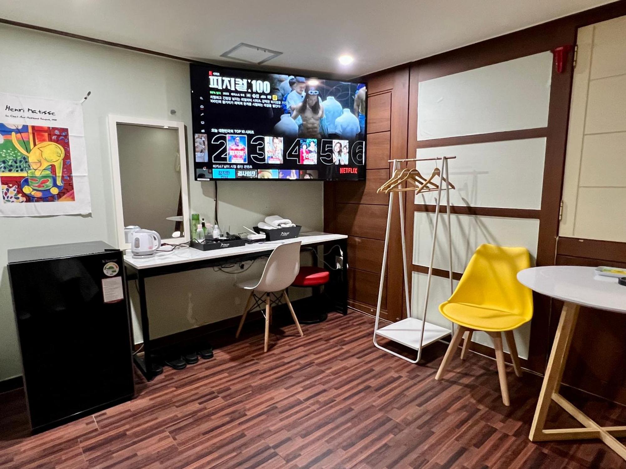 Picasso Motel Сеул Екстериор снимка