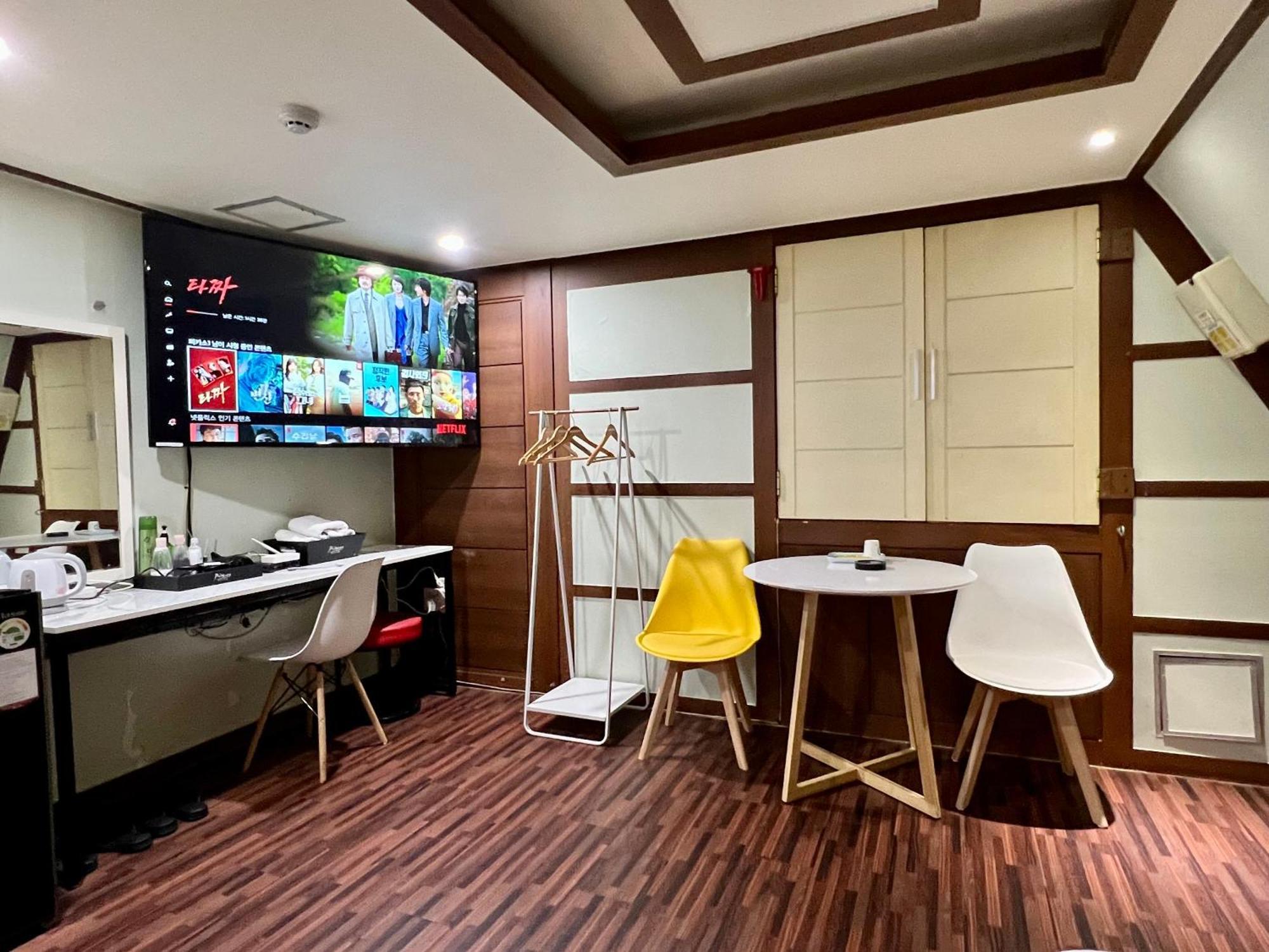 Picasso Motel Сеул Екстериор снимка