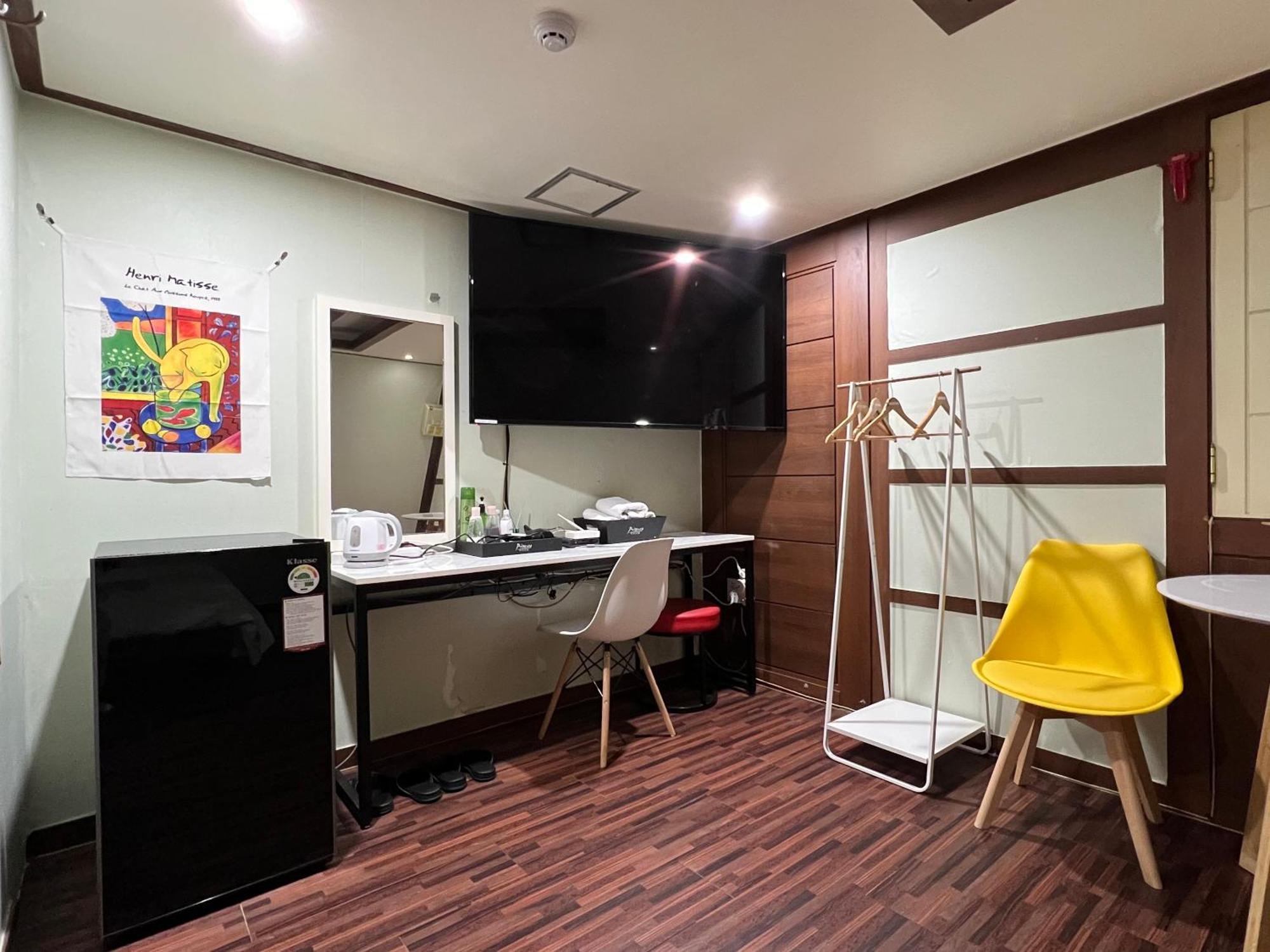 Picasso Motel Сеул Екстериор снимка